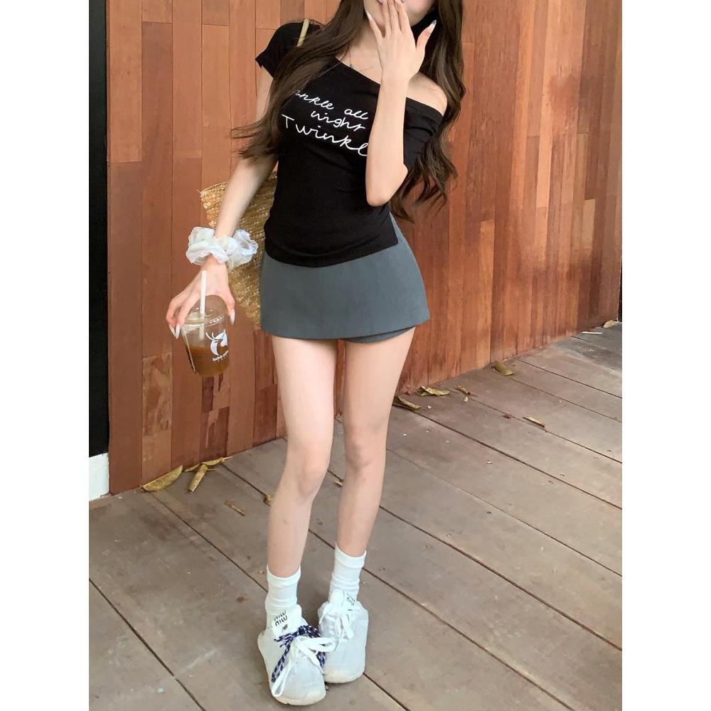 เสื้อยืด เสื้อครอป ไหล่เอียง อักษรสวย เเฟชั่นเซ็กซี่#92319 รูปที่ 7