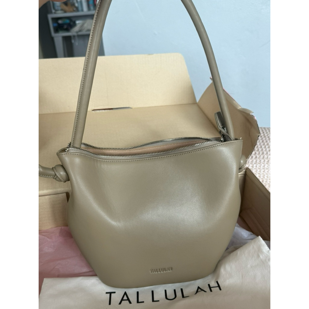 กระเป๋า Tallulah Anja สี Taupe