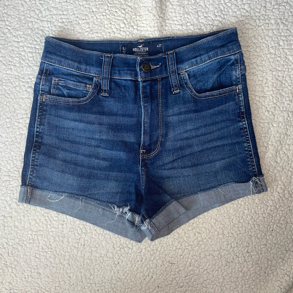 กางเกงยีนส์ขาสั้น HOLLISTER มือสอง  (เอว26-28)