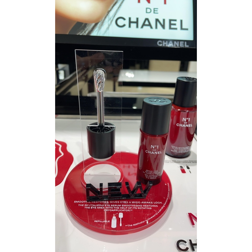 The new ✨ N°1 DE CHANEL revitalizing eye serum.