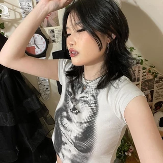 Kitty พร้อมส่ง🐱เสื้อยืดรัดรูปผู้หญิง Y2Kเสื้อครอปท็อป แขนสั้นคอกลอน Croptop พิมพ์น้องแมว ผ้ายืดใส่สาย สวาอ้วนใส่ได้