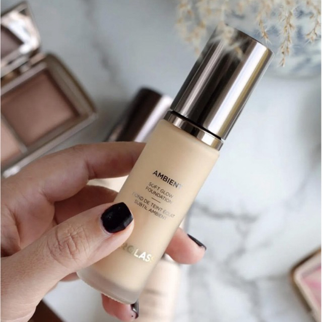 HOURGLASS AMBIENT SOFT GLOW FOUNDATION และ แปรง SOFT GLOW BRUSH