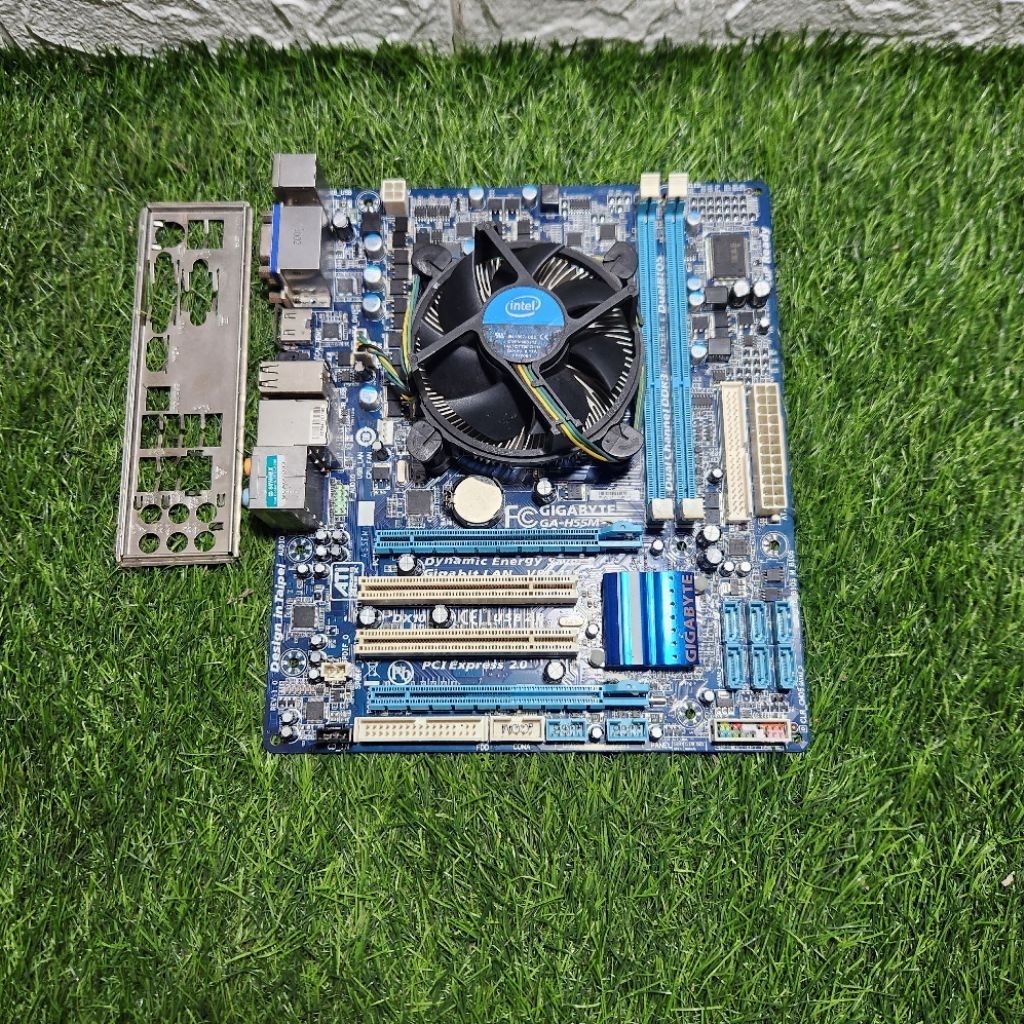 GIGABYTE GA-H55M-S2H + CPU i5 760