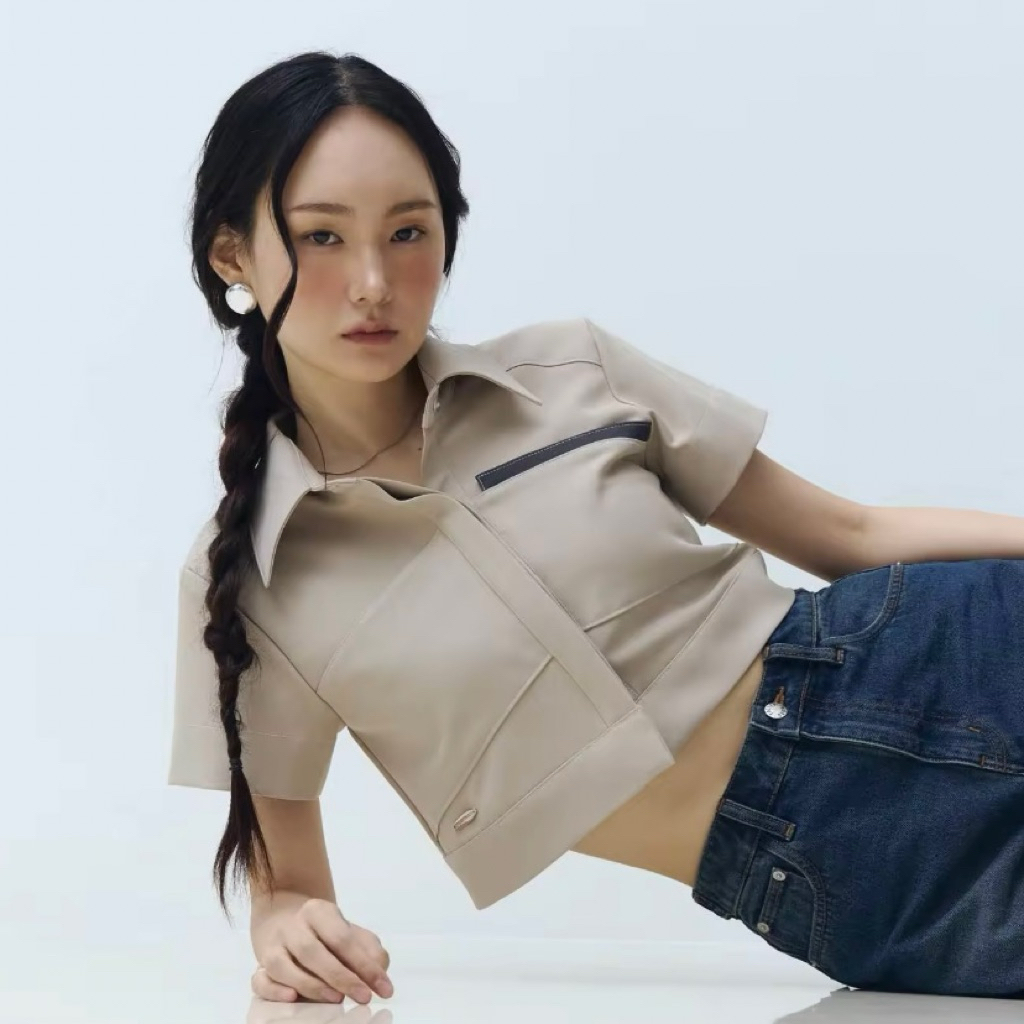 (ส่งต่อ) เสื้อ The Pocketwood รุ่น Dollar crop shirt สีเบจแท้ 100%