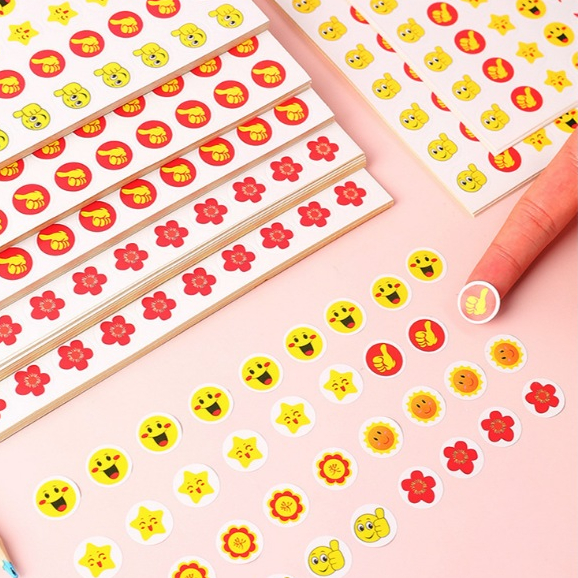 สติ๊กเกอร์กลม Sticker สติ๊กเกอร์รางวัล 1 แผ่น 80 ดวง (10แผ่น) สติ๊กเกอร์ดาว สะสมแต้ม คะแนน ตกแต่ง สำหรับเด็ก