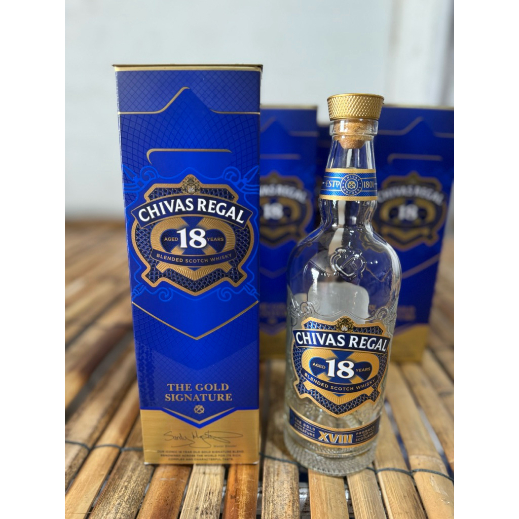ขวดเหล้าเปล่า Chivas Regal 18 ปี พร้อมกล่อง สวยใหม่