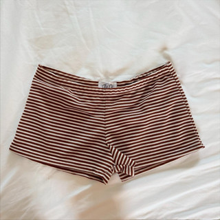 Browny shorts 233.- 🤎 Honey bee top 253.-💛