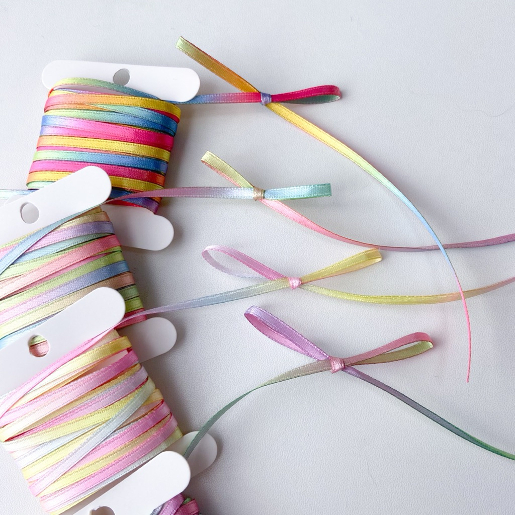 ♡  พร้อมส่ง | (5 หลา) Rainbow Ribbon โบว์ ริบบิ้น สีรุ้ง ไล่สี ขนาด 3 mm / 0.3 cm ราคา ถูกที่สุด ดีลบีเคเค แกลเลอรีภาพที่ 2