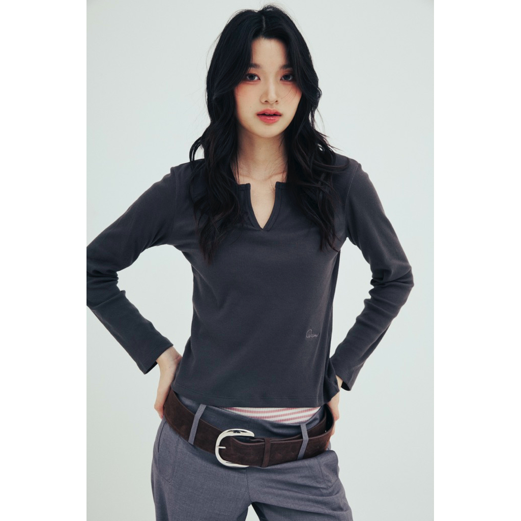 - Quera Vivian Long-Sleeve Top -