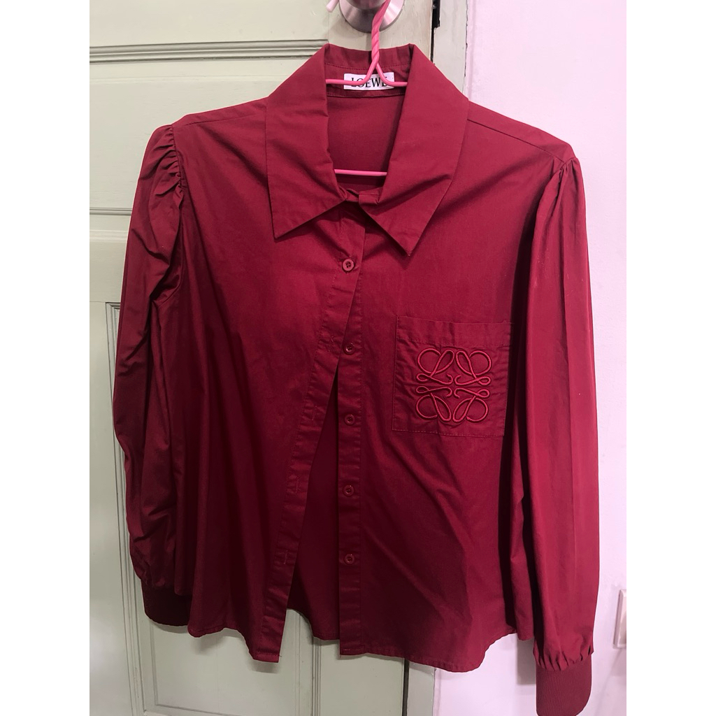 เสื้อเชิ๊ตคอปกป้ายงานชนช๊อปป้ายLOEWE