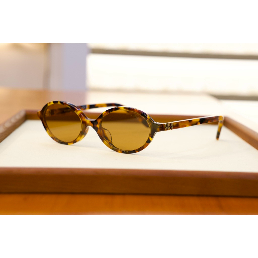 แว่นกันแดด Miu Miu MU 04Z-F