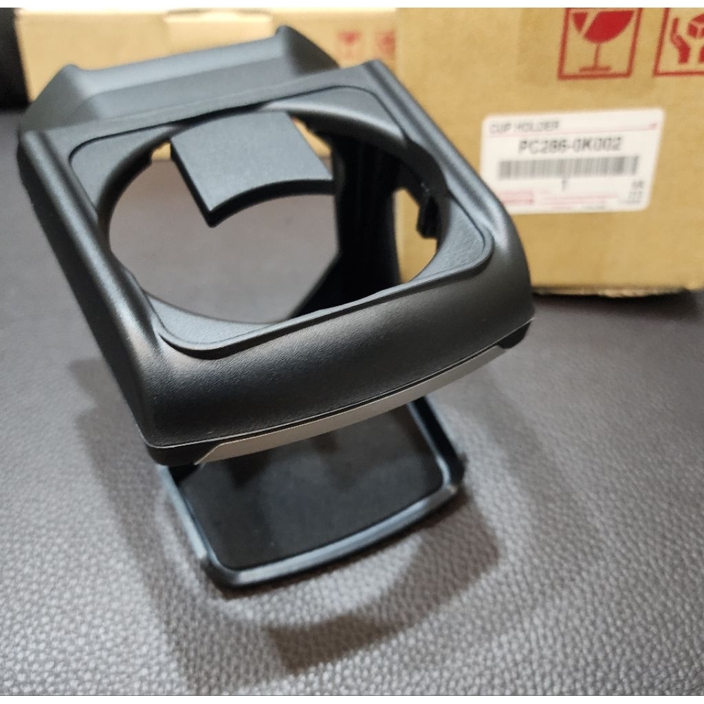 ของแท้ ที่วางแก้วน้ำ TOYOTA HILUX CHAMP 2024-ON ที่วางแก้ว สำหรับ โตโยต้า ไฮลักซ์แชมป์ 2024