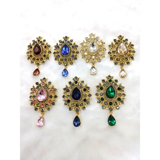 เข็มกลัดตุ้งติ้งติดเสื้อมีหลายสีหลายแบบ