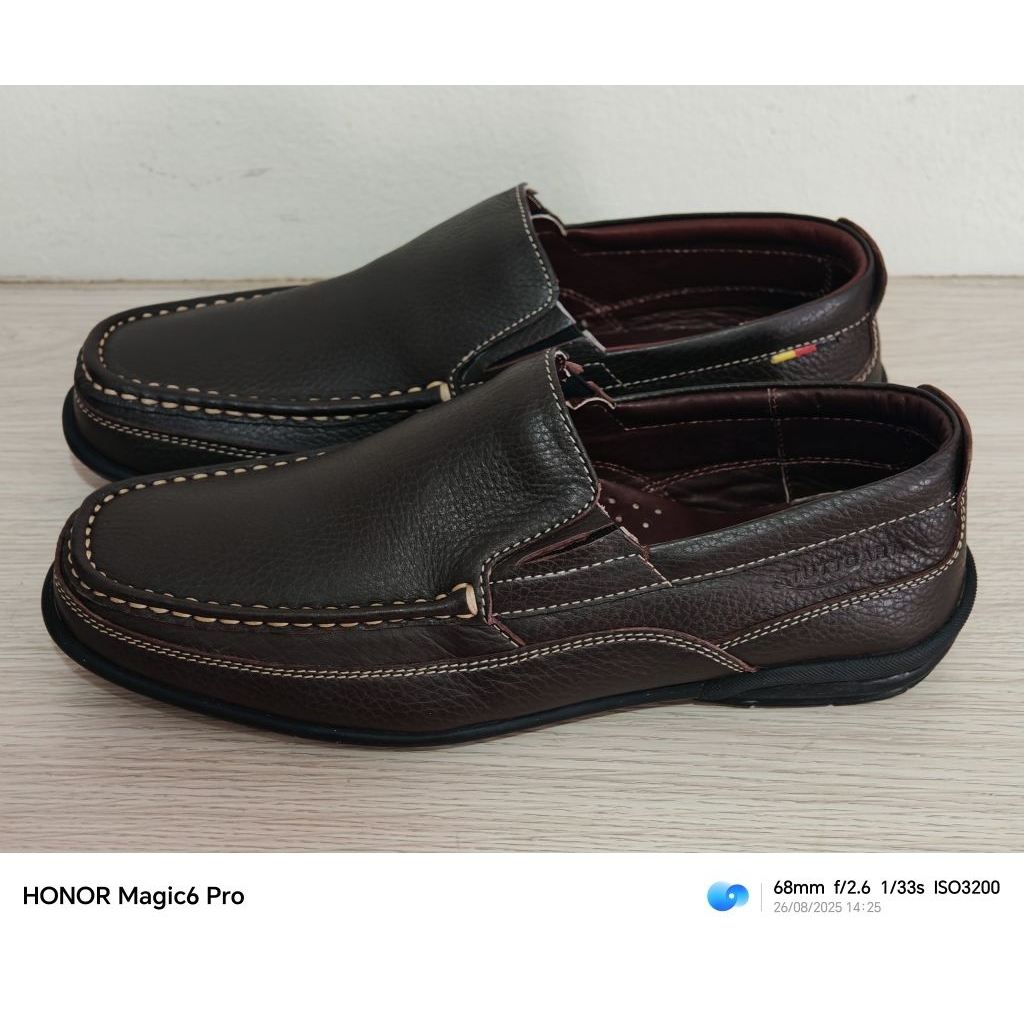 รองเท้าหนัง STUTTGART Slip On หนังแท้ แบบสวม สีน้ำตาล ไซส์ 44/28 ซม. ของแท้ มือสอง

