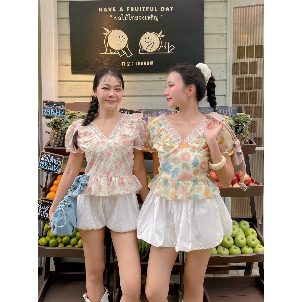 Thealner-AN602 (เสื้อลายดอกแขนตุ๊กตาแต่งขอบลูกไม้)