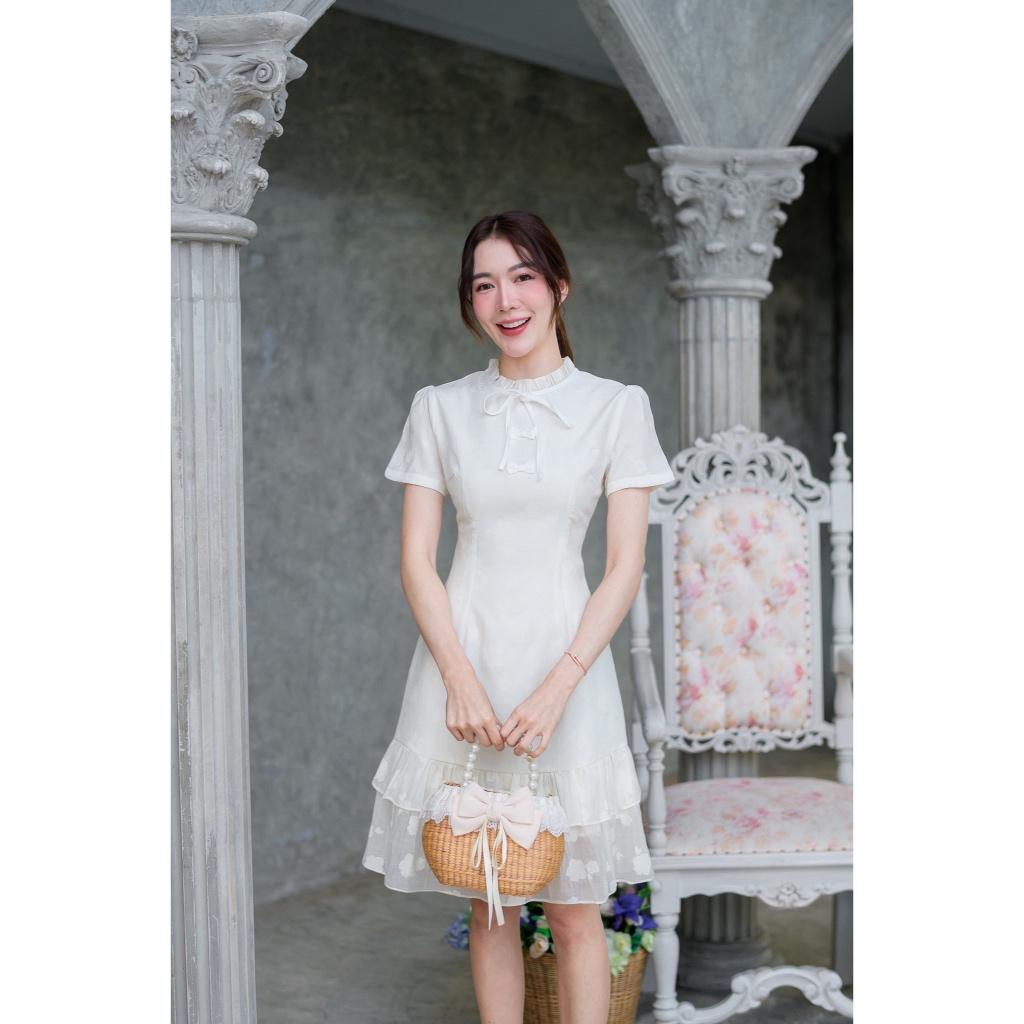 P196ชุดเดรสคอจับจีบแต่งโบว์ประโปรงชั้น/ ทรงเข้ารูปเอว/ เนื้อผ้าสวยๆ ซับในเนื้อหนาไม่บาง - รูปที่ 4