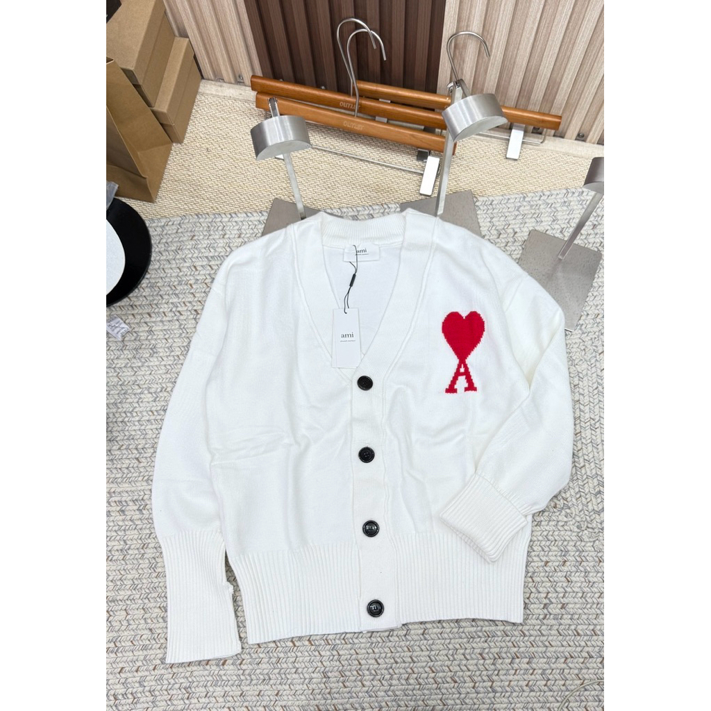 พร้อมส่ง เสื้อคาดิแกน AMI PARIS AMI DE COEUR CARDIGAN เสื้อคลุมไหมพรมแขนยาว สวยหรู คุณภาพ ใส่ได้ทั้ง