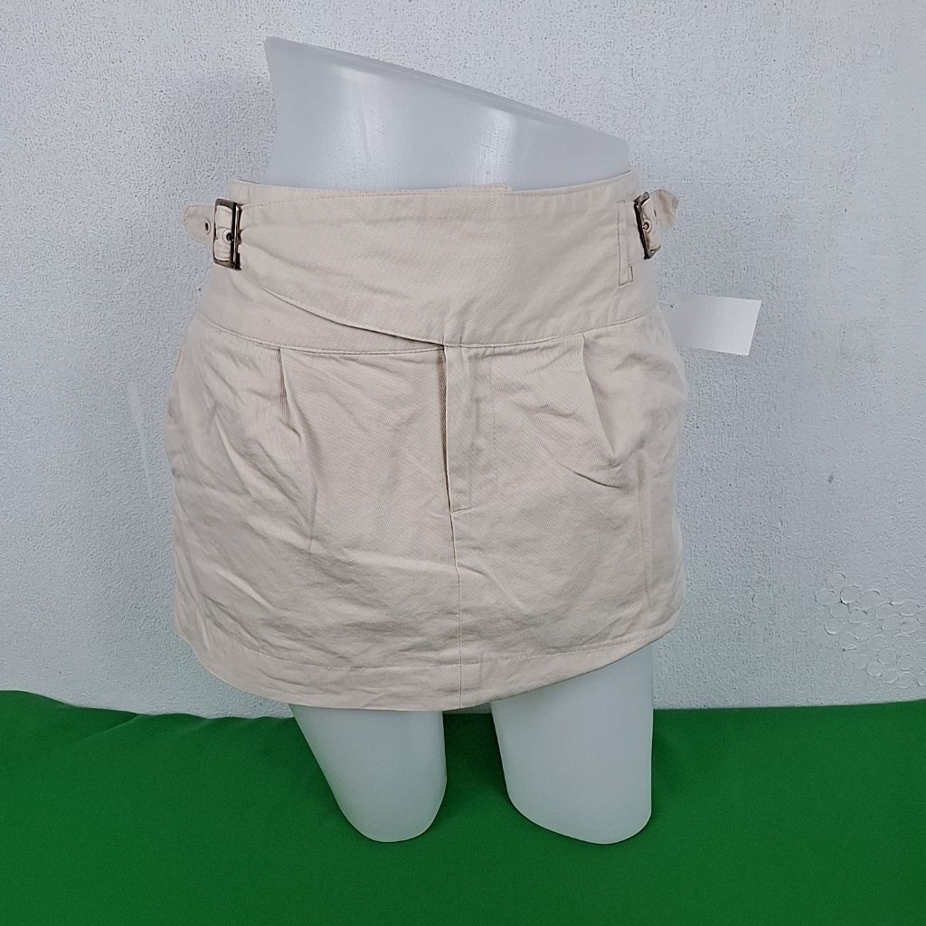 1L777 กระโปรงY2K กระโปรงแฟชั่น กระโปรงสั้น มือสอง หุ่นไซส์M รายละเอียดตามรูปนะคะ