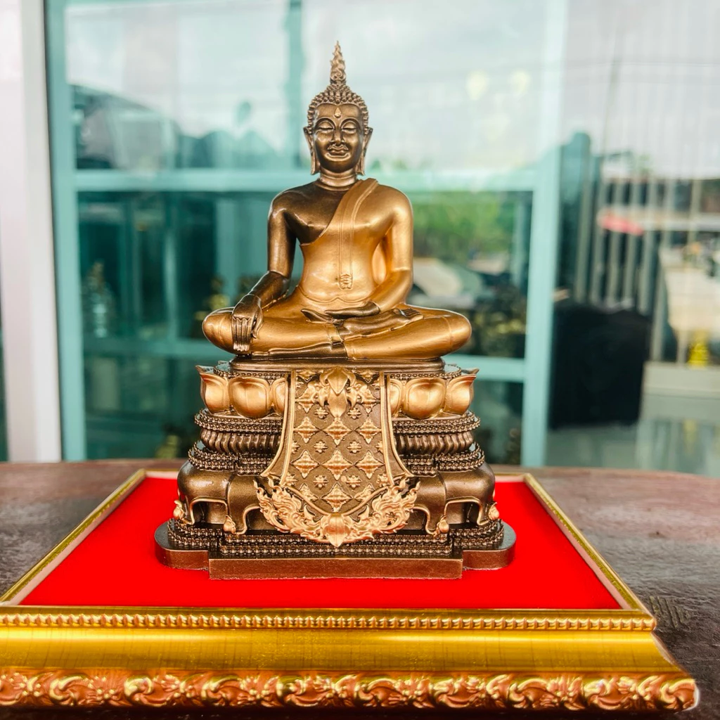 พระพุทธรูปปางมารวิชัย(ปางชนะมาร)แร่เหล็กน้ำพี้ ขนาดหน้าตัก 3 นิ้วฐาน 5 นิ้วสูง 7 นิ้ว บูชาวันนี้แถมฟรีฐานรององค์พระ