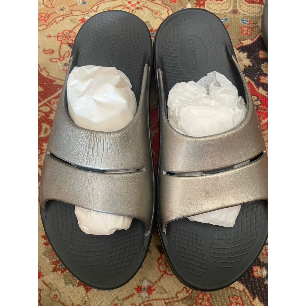 รองเท้าoofosมือสองของแท้