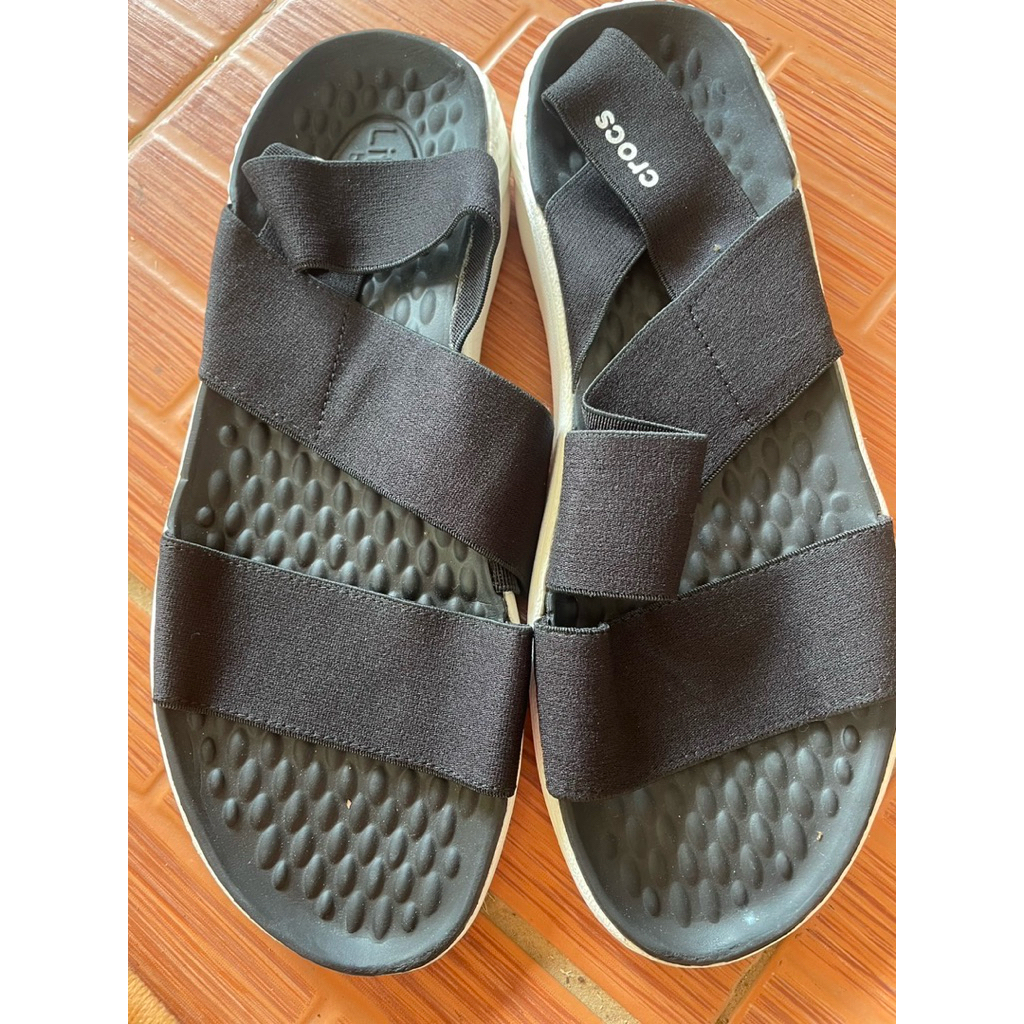 รองเท้าcrocsมือสองของแท้