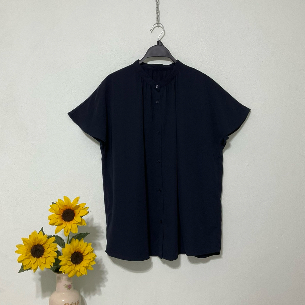 ST168 เสื้อเชิ้ตคอจีนแขนล้ำกระดุมหน้า GU สีกรมท่าไซส์ L อกผ้า46“