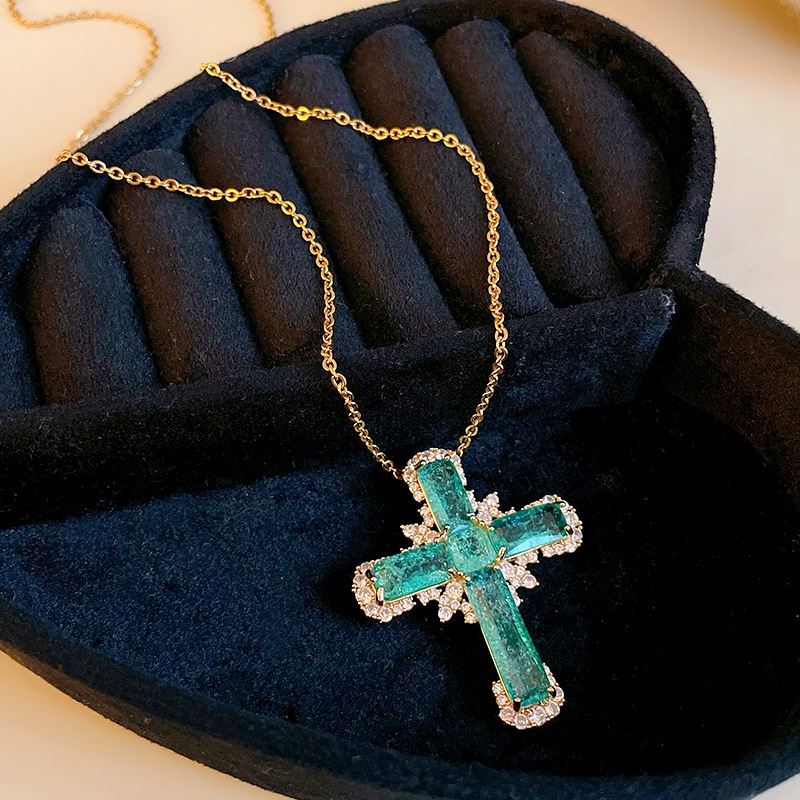 Glitzsiam🍃🍃สร้อยคอไม้กางเขนสีเขียว สร้อยคอกระดูกไหปลาร้าสไตล์ยุโรปและอเมริกา แบบยาว ออกแบบตามสั่ง จัดส่งจากประเทศไทย. - รูปที่ 3