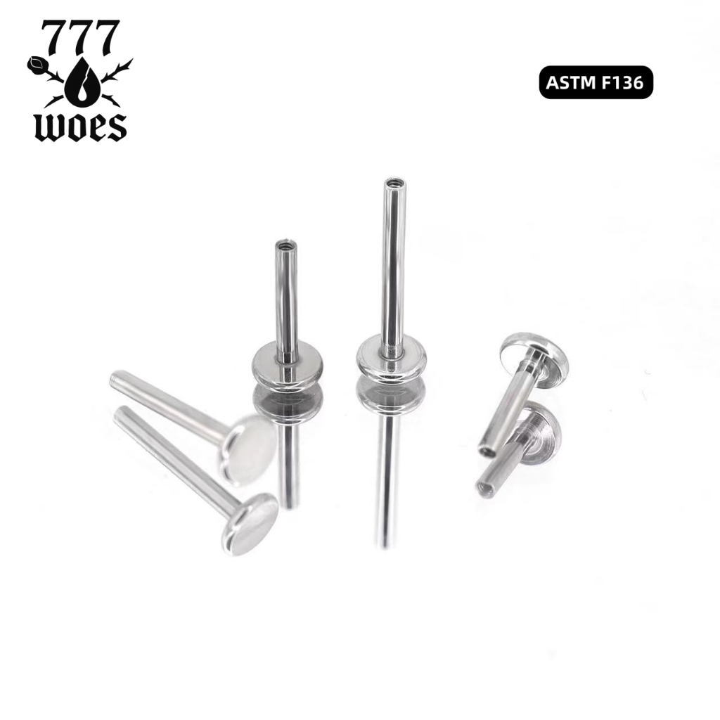 G23แท่งเกรดแพทย์ไทเทเนียมฐานแบนเกลียวในM0.9mmสำหรับต่างหูสตั๊ดริมฝีปากหรือต่างหูกระดูกอะไหล่