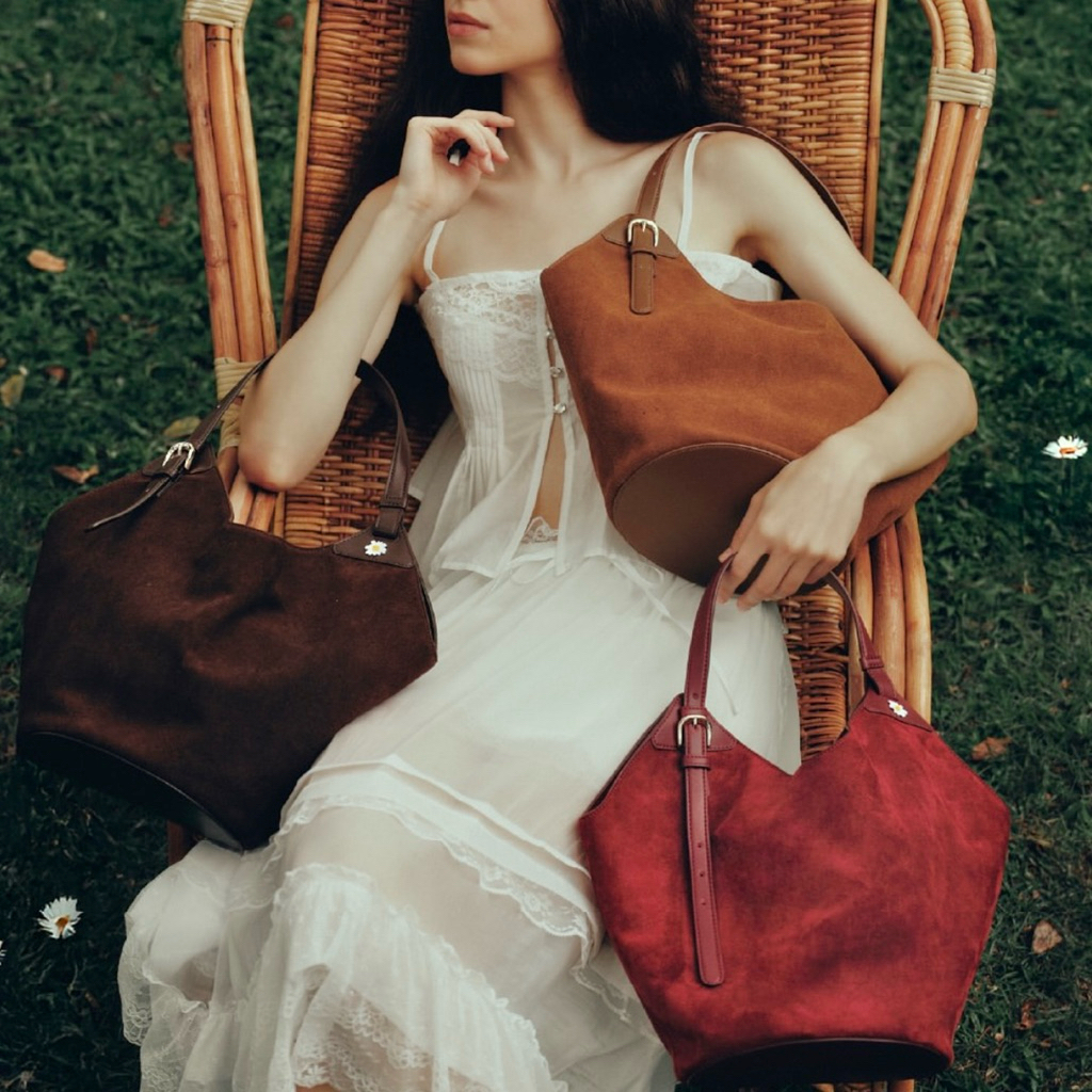 พร้อมส่ง : กระเป๋า OandB x Ploychava Dallas Bag (New in pack)