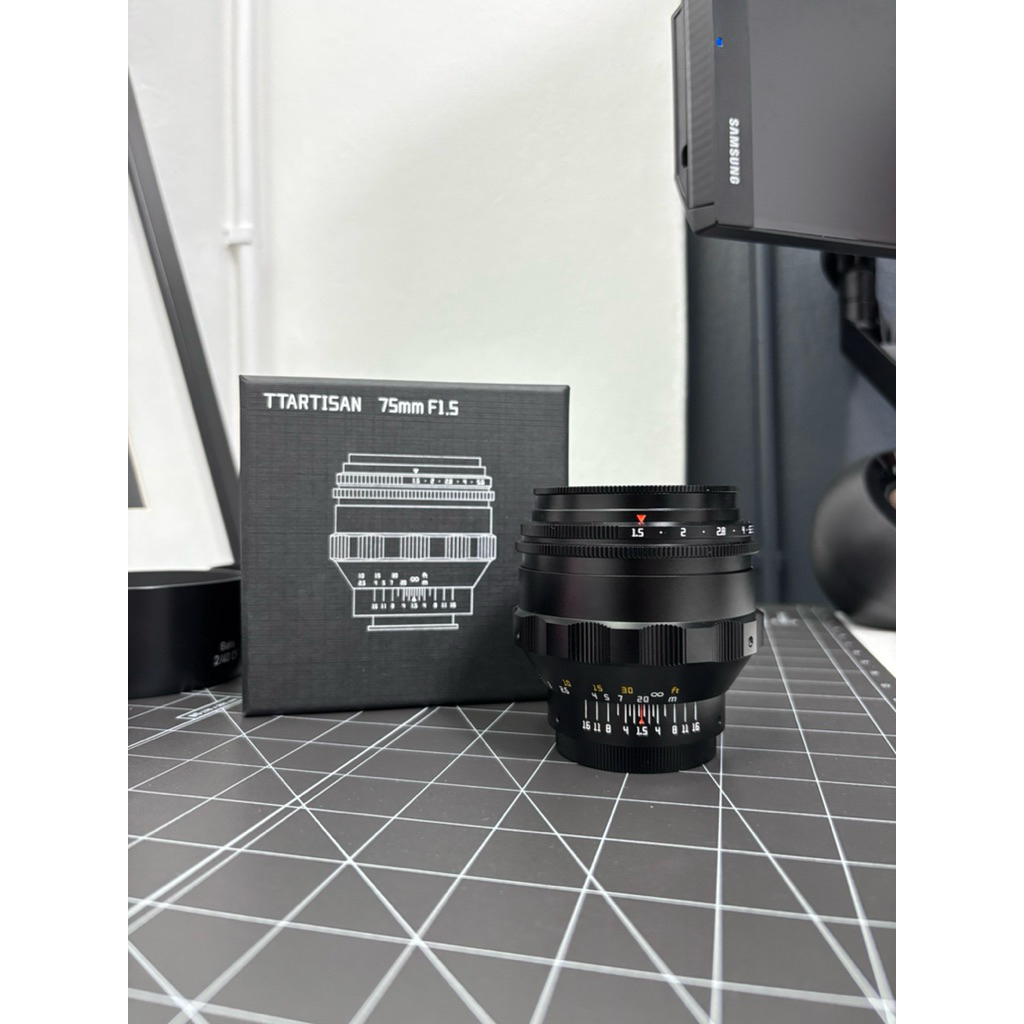 TTArtisan 75mm F1.5 “Swirly Bokeh” - Manual Lens For M42 (มือ 2 เหมือนใหม่)