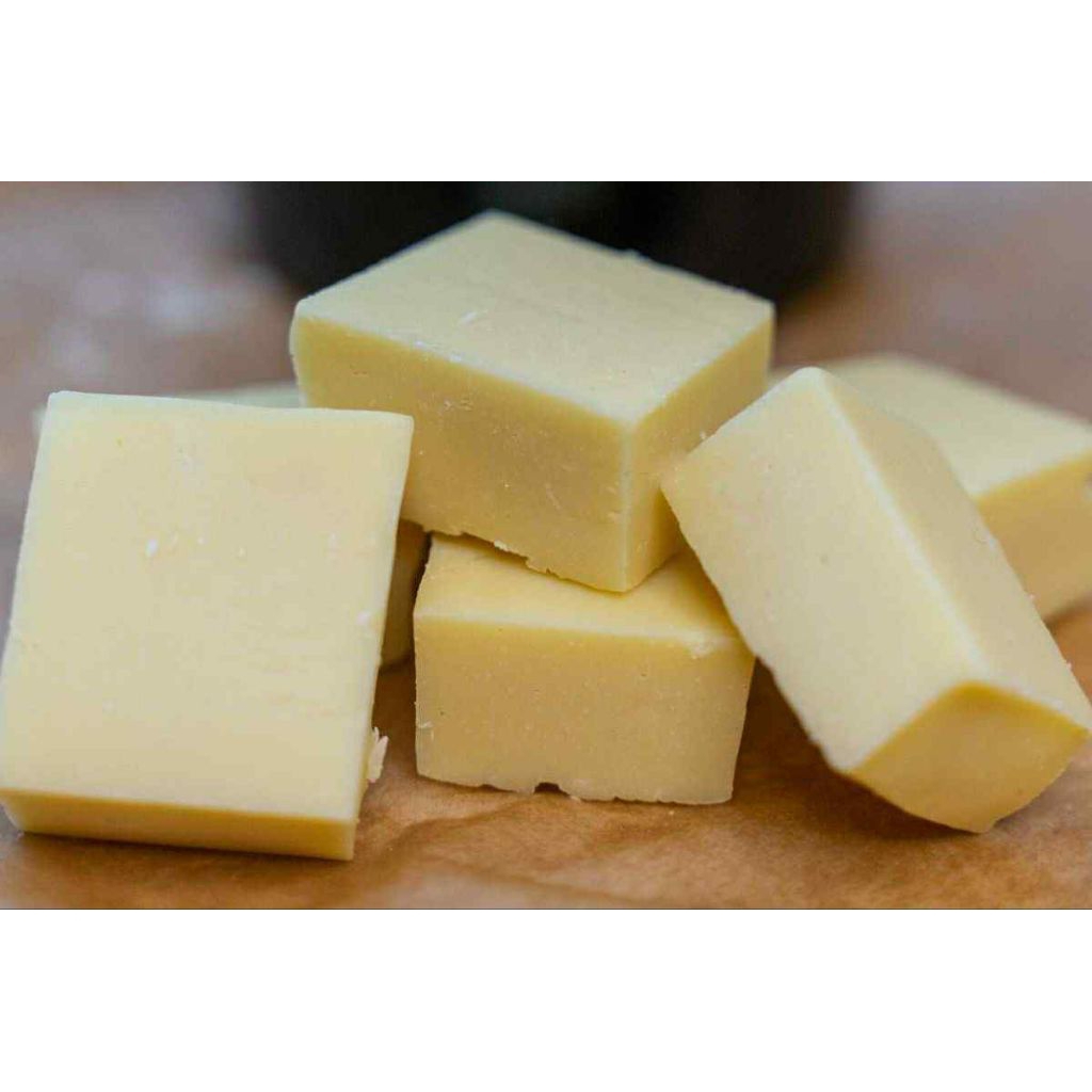 Arla Cheddar Cheese Block 500g - อาร์ล่า เชดด้า ชีส  ชนิดตัดก้อน 500กรัม