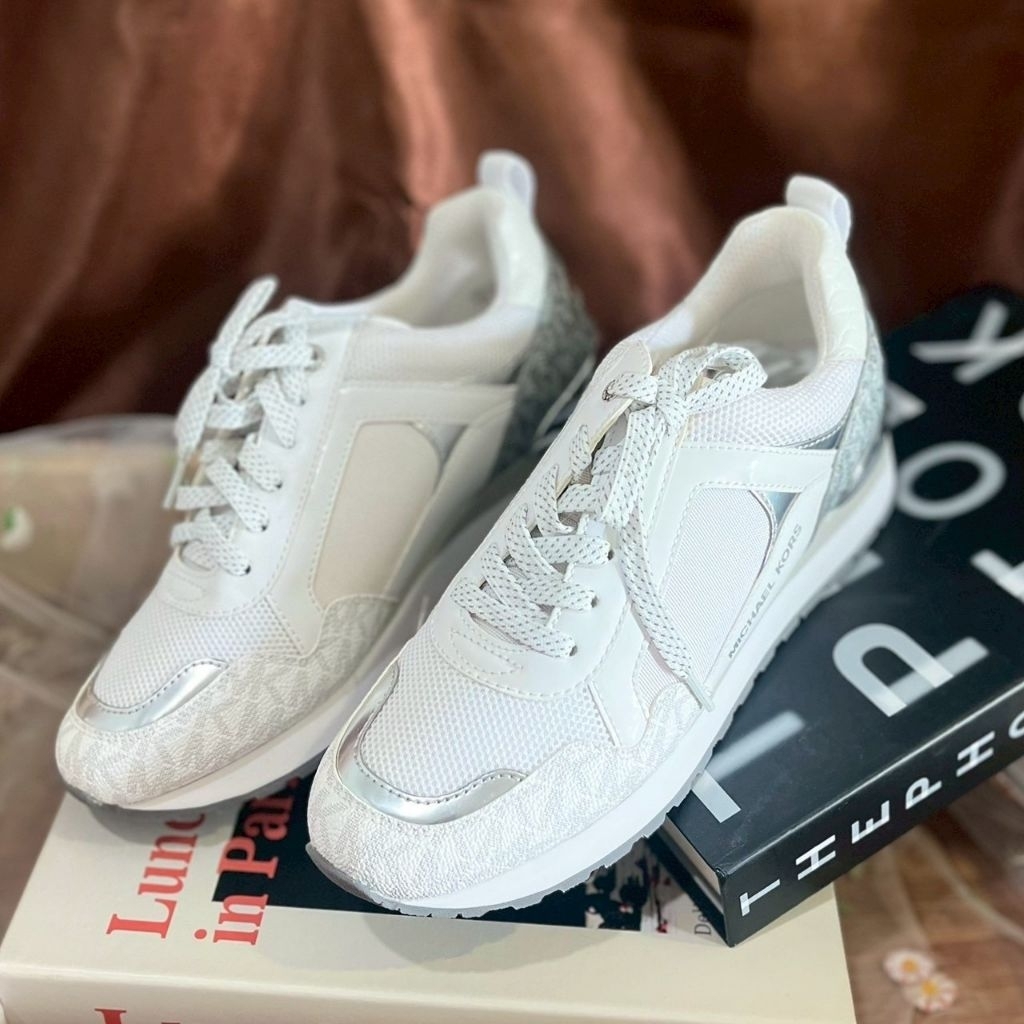 รองเท้า Michael Kors Wilma Color-Block Logo Size 7.5