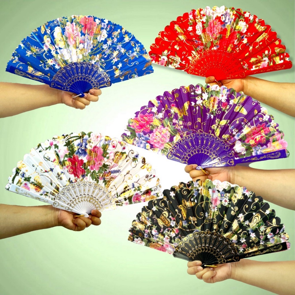 พัดผ้า พัดจีน สีแดง  ฟ้า ดำ ชมพู พับได้ ด้ามพลาสติก ยาว9นิ้ว กางได้16นิ้ว พร้อมส่ง