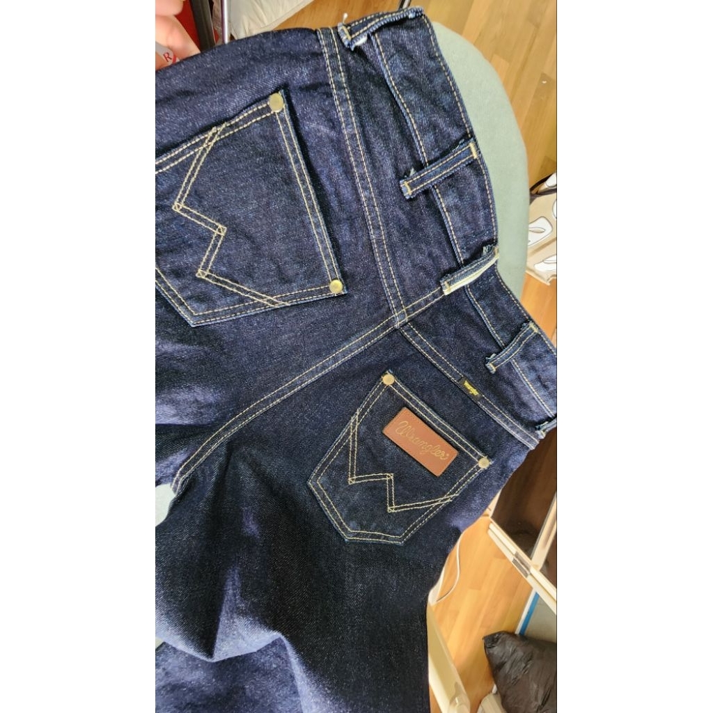 กางเกงยีนส์ Wrangler Authentic 13 MWZ