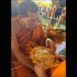 🔥เหรียญพญาครุฑ รุ่นมหาอำนาจ มหาบารมี หลวงปู่ศิลา อธิษฐานจิต ตอกโค้ต ศล ทองเหลือง ไม่แกะซีล ลุ้นเลข วัดพระธาตุหมื่นหิน