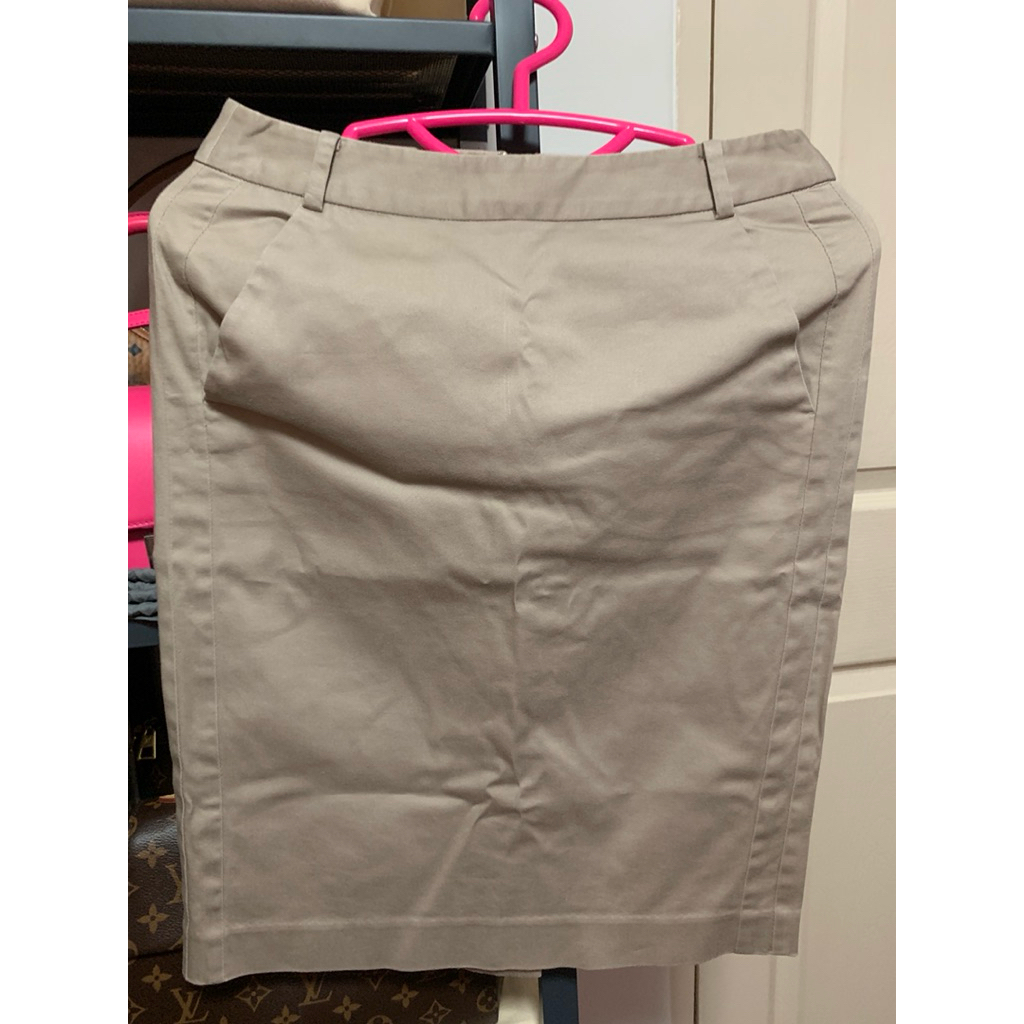 กระโปรงทรงสอบสีครีม G2000 size 34