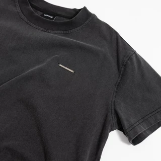 URTHE - เสื้อยืด สีซีด เเขนสั้น รุ่น CEREMONIAL DIFFERENTIATION FADED TEE