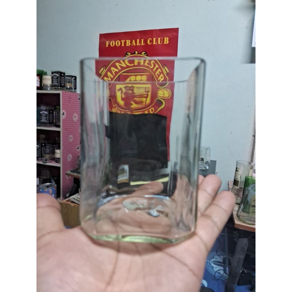 แก้วตัดจากขวด Black Label