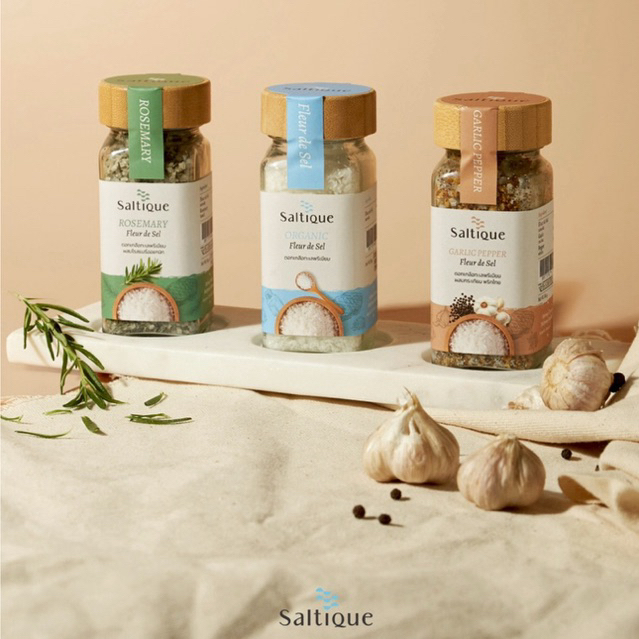 [ลด 20.- CODE : SALTIQUE] เซต 3 ขวด 3 สไตล์ Saltique ดอกเกลือโรสแมรี่ | ดอกเกลือกระเทียมพริกไทย | ดอกเกลือพรีเมียม