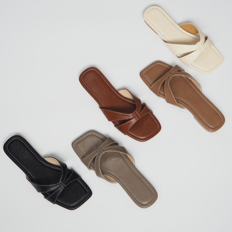 🎀รุ่นมะปราง🎀 รองเท้าแตะผู้หญิงแฟชั่นแบบสวม ดีเทลโบว์ให้ความหรูหรา เรียบดูดี สี Mocha Mousse เสริมพื้