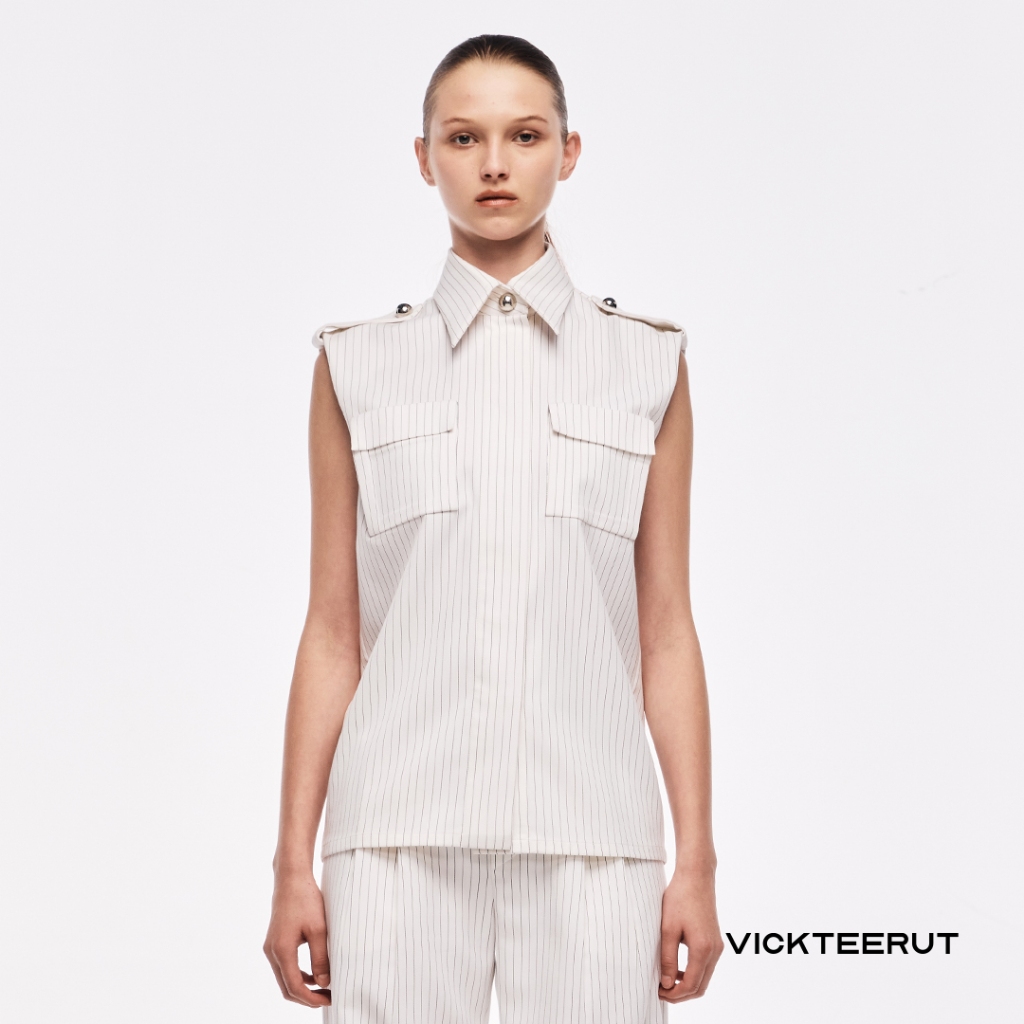 VICKTEERUT Sleeveless Shirt with Pocket Detail เสื้อแขนกุด ตกแต่งกระเป๋า