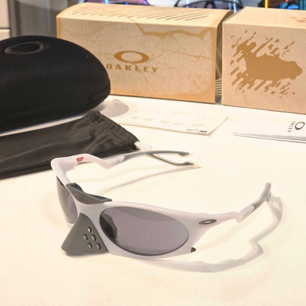 OAKLEY PLANTARIS F.MATTE ิVAPOR L.PRIZM GREY OO943706 126/63