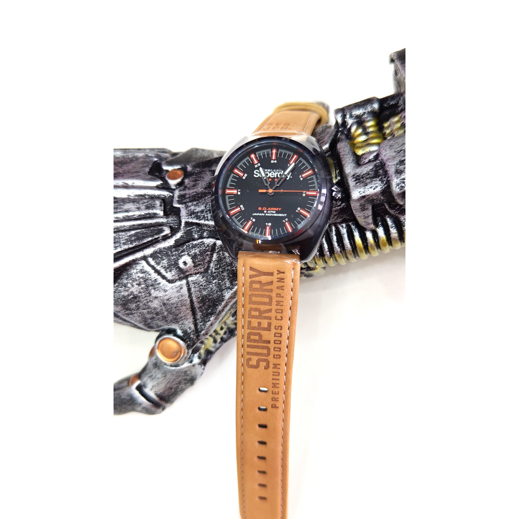 Superdry:สินค้าใหม่! นาฬิกาข้อมือสายหนังสไตล์วินเทจทำเก่า หน้าปัดขนาดเล็ก ใช้ได้ทั้งผู้ชายและผู้หญิง