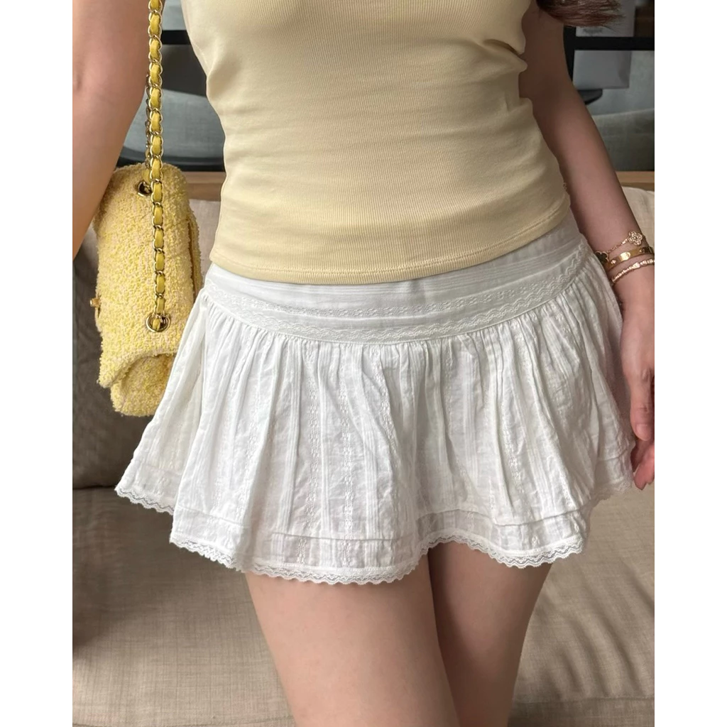 (Pre-Order ไซส์ XS,S) Lahv The Label - Camille Mini Skirt กระโปรงบานลูกไม้