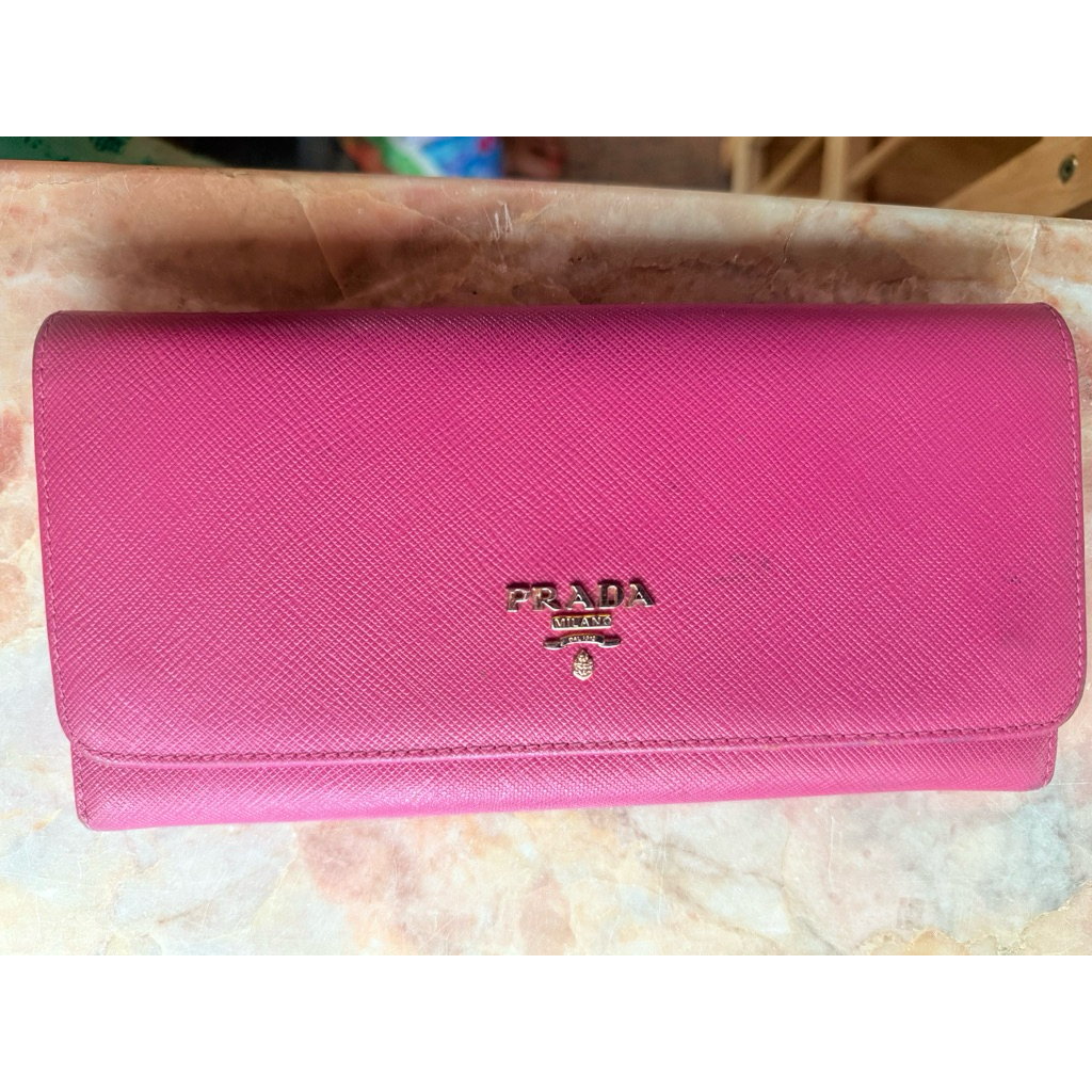 Prada Wallet กระเป๋าสตางค์ มือสอง
