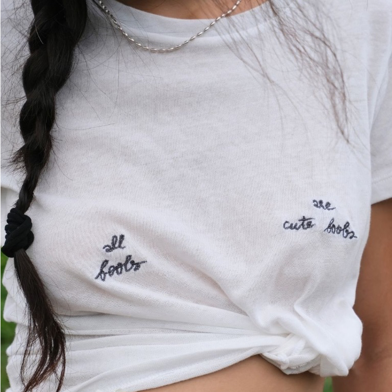 **พร้อมส่ง** summer locker เสื้อยืดพอดีตัว cute boobs  basic tee