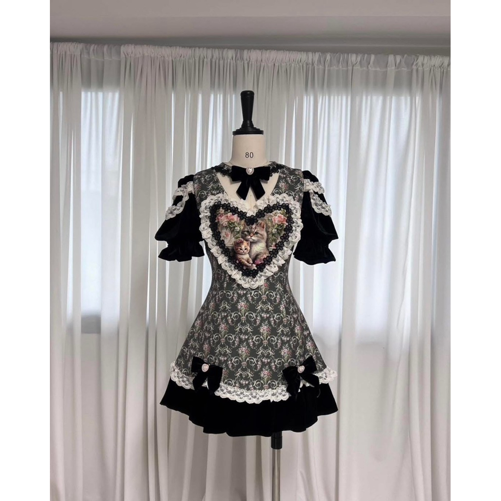 NEW มือ1 🔥XXL เดรสสั้นพิมพ์ลาย เเต่งหัวใจตรงกลาง BLT