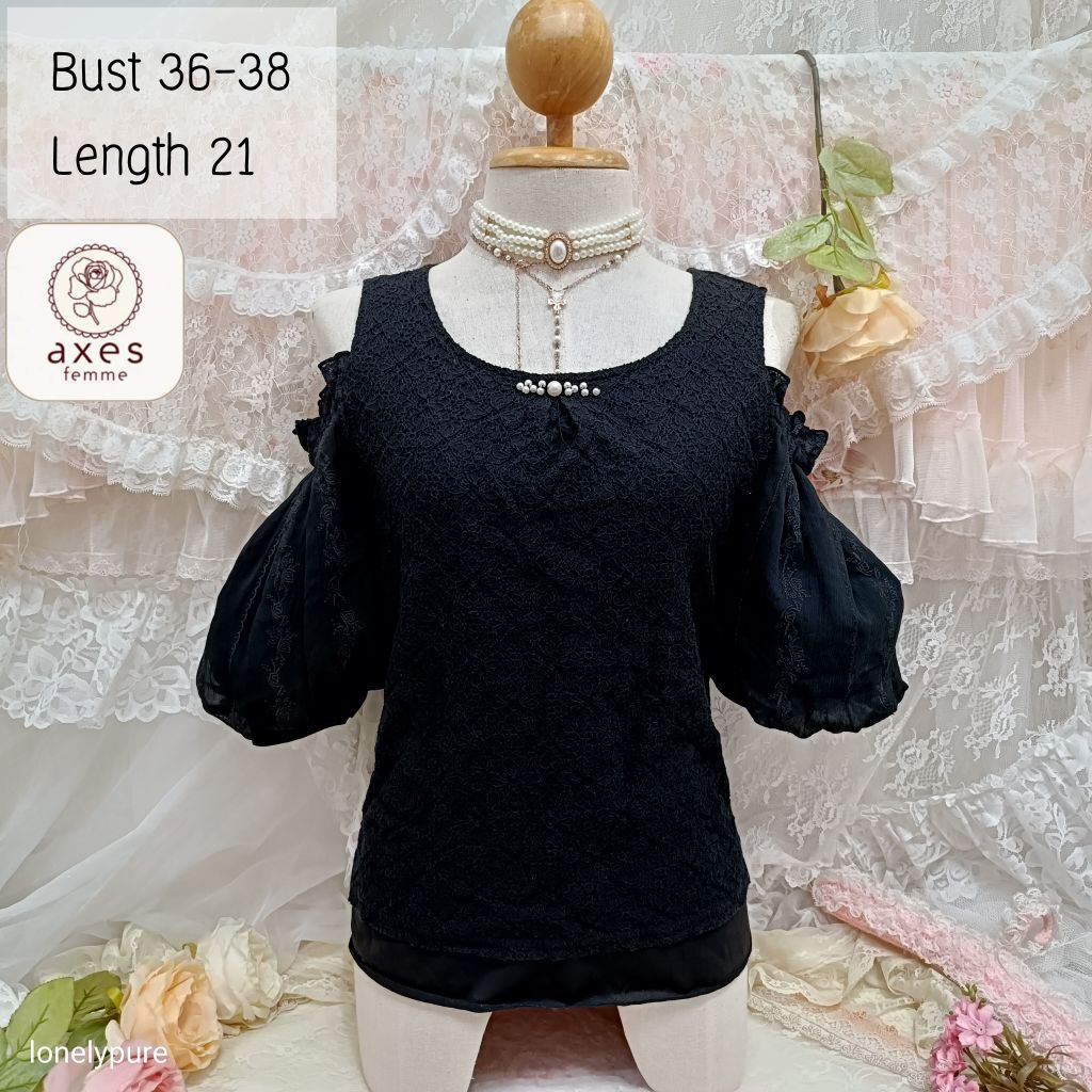 Axes Femme เสื้อน่ารัก มือสอง