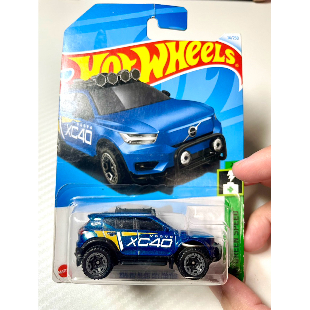 รถฮอทวีล Hot Wheels VOLVO XC40 RECHARGE🔵มีหูยับเล็กน้อย