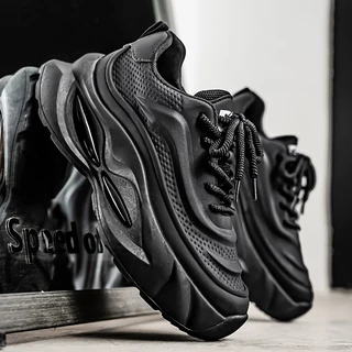 【Venous】2025 รองเท้ากีฬาสีดำใหม่สำหรับผู้ชาย รองเท้ากีฬาสบายๆ สำหรับผู้ชาย รองเท้ากีฬายาง